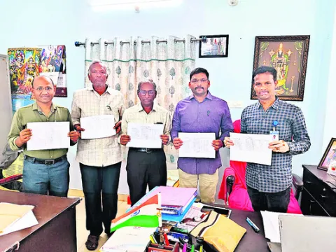 సప్లిమెంటరీ పరీక్షల్లో  మాల్‌ ప్రాక్టీస్‌ 