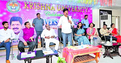 నూరు శాతం ఉద్యోగాల సాధన హర్షణీయం 