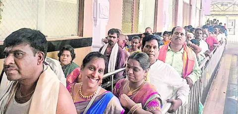 అన్నవరం.. భక్తజన సంద్రం