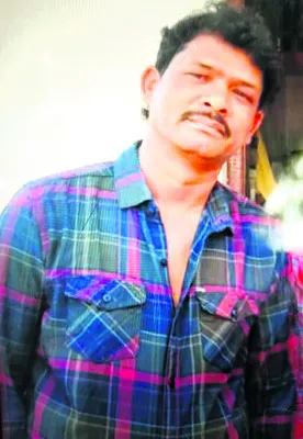 లారీని ఢీకొని ఆటోడ్రైవర్‌ దుర్మరణం 