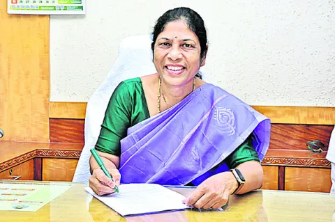 ప్రాజెక్టుల వేగవంతంపై ప్రత్యేక దృష్టి 