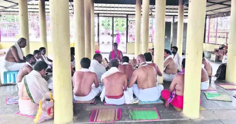 అలంపూర్‌ ఆలయంలో చండీహోమాలు 