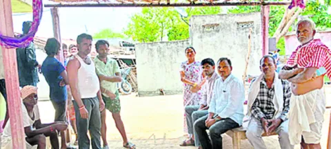 బాల్య వివాహాలను ప్రోత్సహించొద్దు