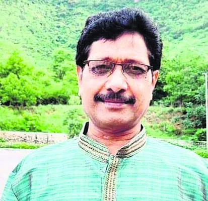 నల్లి ధర్మారావుకు సాహితీ పురస్కారం 