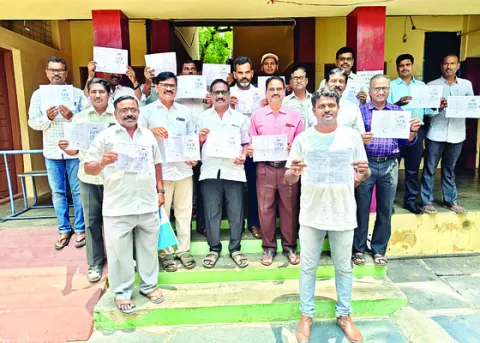 బదిలీ నిబంధనల్లో అసంబద్ధాలను తొలగించాలి