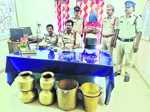 చోరీ సొత్తు స్వాధీనం 