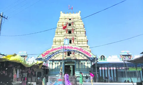 హనుమజ్జయంతికి ముస్తాబు 