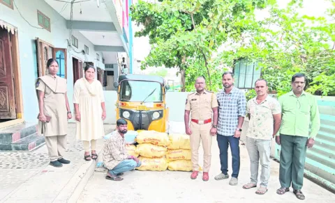 ఎకై ్సజ్‌ దాడుల్లో నల్ల బెల్లం పట్టివేత 