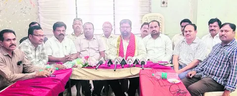 గిరిజనులకు రాజకీయ ప్రాధాన్యత ఏదీ 
