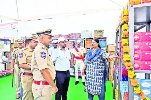 ఖైదీల పనితీరు ప్రోత్సహించేందుకు స్టాల్‌ ఏర్పాటు