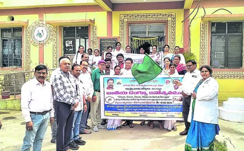 డెంగీ నివారణకు కృషి చేయాలి
