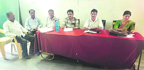 అప్పులు ఆరగించిందెవరు?