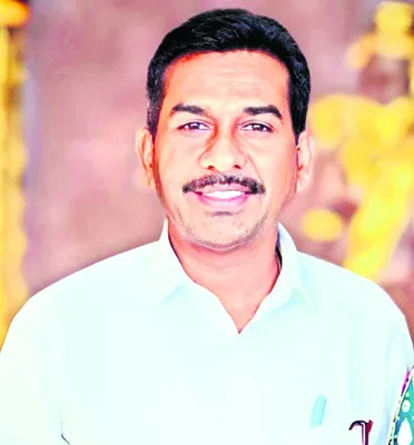 ఆటో బోల్తా.. వ్యక్తి మృతి