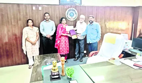 సర్టిఫికెట్లు ప్రదానం