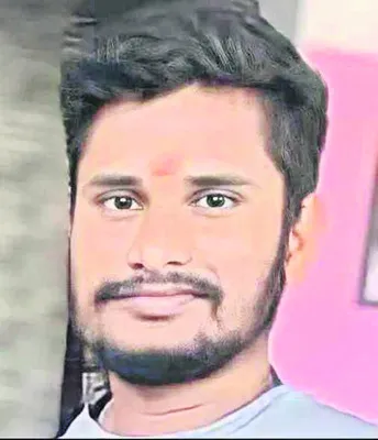 కారు ఢీకొని యువకుడి దుర్మరణం
