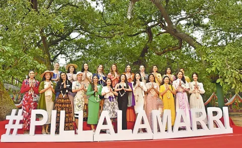 Miss World Contestants Visit Mahabubanagar Pillalamarri Tree8