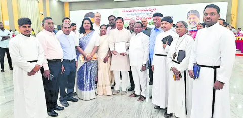 ట్రాఫిక్‌ చలాన్ల సమస్య నివారించాలి