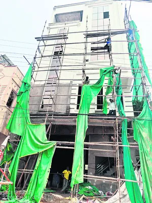 నిబంధనలు బేఖాతర్‌!