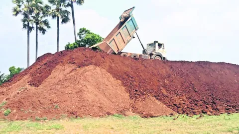 కూటమి నాయకుల మధ్య మట్టి రగడ 