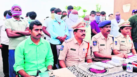 పత్తి కాంటాల్లో మోసం