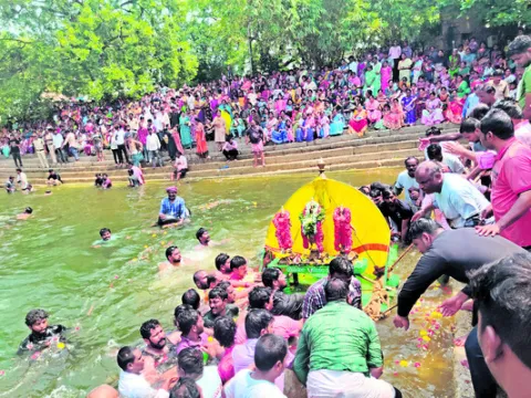 కమనీయం.. పాండురంగడి చక్రస్నానం