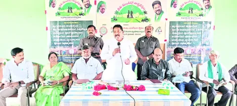 సేంద్రియ ఎరువులతో పంటలు సాగుచేయాలి