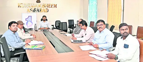 ఇళ్ల నిర్మాణంలో వేగం పెంచాలి