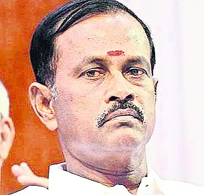 మాజీ మంత్రిపై విజిలెన్స్‌ గురి