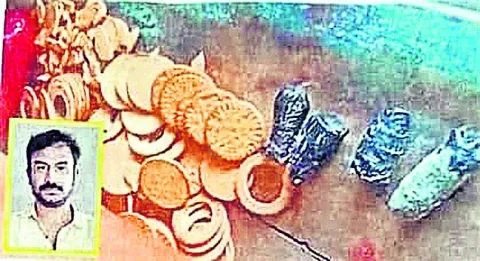 బిస్కెట్‌ ప్యాకెట్‌లో గంజాయి సరఫరాకు యత్నం 