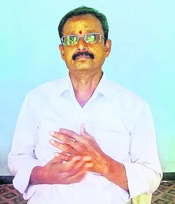 ఉరేసుకుని వృద్ధుడి ఆత్మహత్య