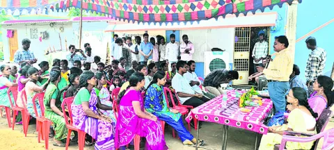 రత్నంపేటలో పాలకేంద్రం ప్రారంభం 
