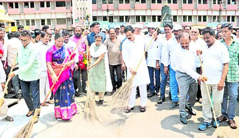 ప్రజలకు మెరుగైన సేవలే లక్ష్యం 
