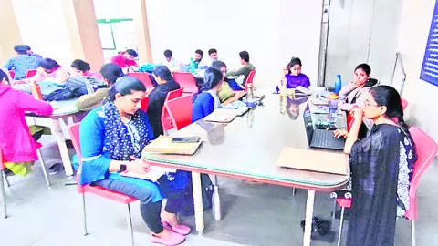 పోస్టులు తక్కువ.. పోటీ ఎక్కువ!