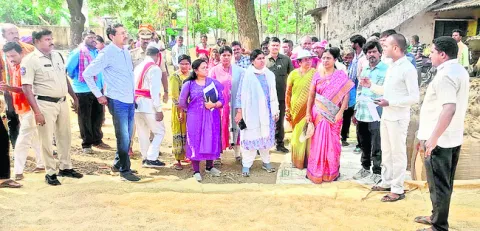 ధాన్యం కొనుగోళ్లలో జాప్యం వద్దు