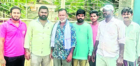 ఉపాధ్యాయుడి వీరంగం