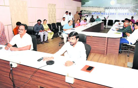 ప్రతి అర్జీని నిర్దిష్ట గడువులోగా పరిష్కరించాలి 