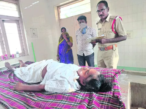 అనారోగ్యంతో మహిళ..