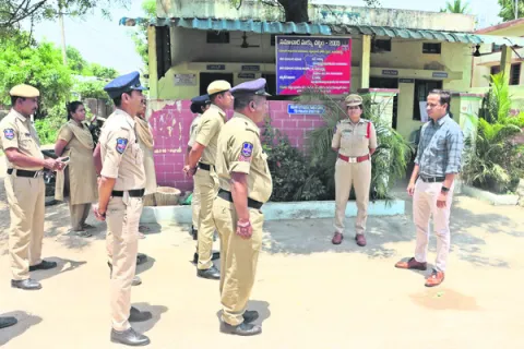 ప్రజలను అప్రమత్తం చేయాలి