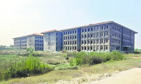వైఎస్సార్‌ సీపీ హయాంలో శరవేగంగా పనులు.. 