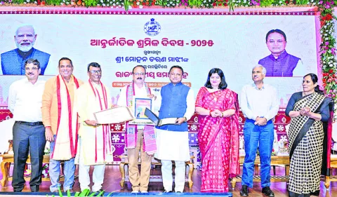 అట్టడుగు వర్గాల అభివృద్ధికి కృషి 