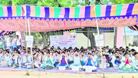 స్పందించే వరకూ సమ్మె కొనసాగిస్తాం