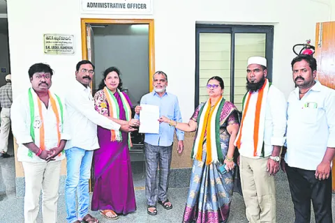 బీఆర్‌ఎస్‌కు వత్తాసు పలుకుతారా?