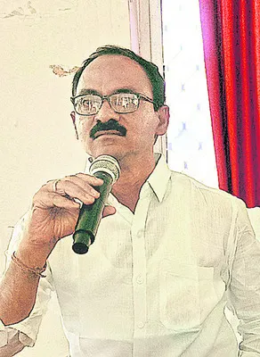 తాగునీరు అందించేందుకు కృషి 
