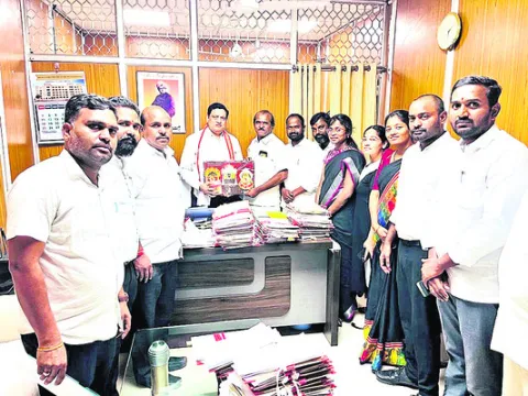 ఎస్సీ, ఎస్టీ కోర్టు మంజూరు చేయండి