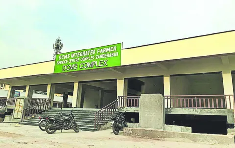 దుకాణాల సముదాయం.. ప్రారంభమే తరువాయి