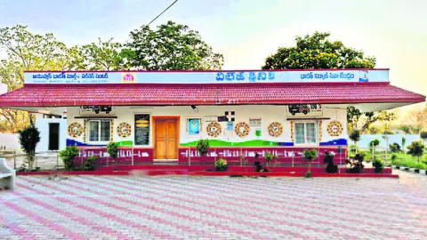 పల్లె వైద్యానికి తాళం