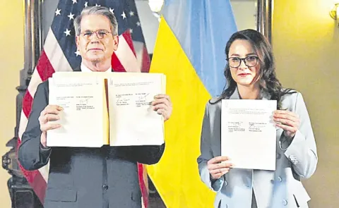 US and Ukraine sign long-awaited natural resources deal