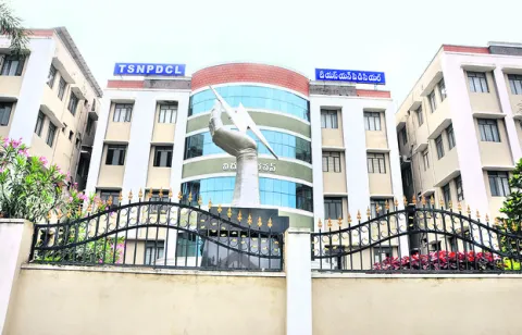 కోర్టు ఆదేశాలు బేఖాతర్‌ 