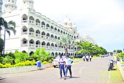 ద్రోహం!