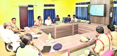 జిల్లాలో పటిష్ట చర్యలు చేపట్టాలి